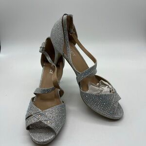 Delicacy Women's Silver Sparkle Scrappy Heel Shoes, Size 9